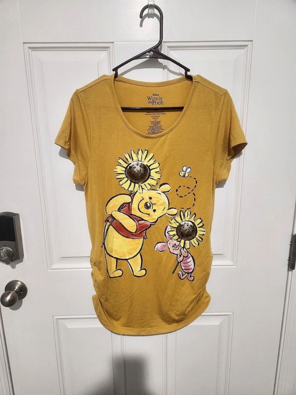 Disney Franchise Winnie the Pooh Yellow Graphic T-Shirt Adult Size M